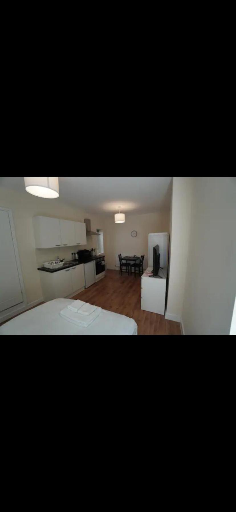 Prime Central Studio Дарби Екстериор снимка
